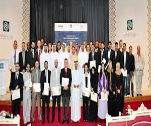 مصر اليوم - برنامج جائزة الشيخ خليفة للامتياز يخرج 23 مقيمًا معتمدًا