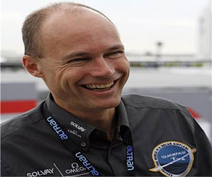   مصر اليوم - سويسري يسافر حول العالم بطائرة على الطاقة الشمسية