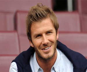   مصر اليوم - ديفيد بيكهام يسحر قلوب الصينيات‏ عاشقات كرة القدم