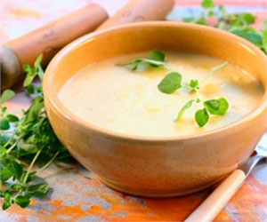   مصر اليوم - حساء البطاطا والسبانخ