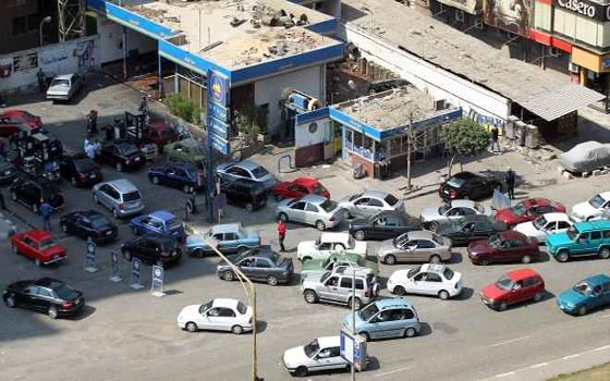 مصر اليوم - غضب عارم من تكرار نقص السولار والوقود في مصر