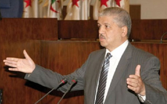 مصر اليوم - رئيس الوزراء الجزائري يؤكد ضرورة استرجاع القاعدة الصناعية لبلاده