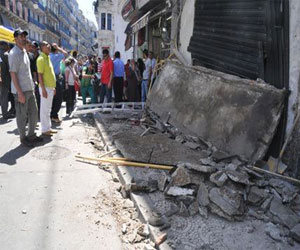   مصر اليوم - 3 قتلى في انهيار غطاء إسمنتي لمحل تجاري في الجزائر