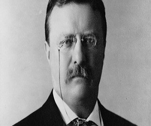   مصر اليوم - بيع حطام من طائرة  كوينتن روزفلت