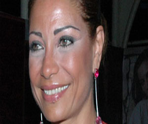 مصر اليوم - سوسن بدر تواصل تصويرالوالدة باشا