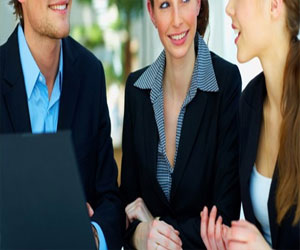   مصر اليوم - أمور يجب أن تتبعها المرأة للحفاظ على طاقتها أثناء العمل