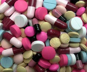 مصر اليوم - ضبط 437 قرصًا مخدرًا بحوزة عاطلين وعاملين في البحر الأحمر