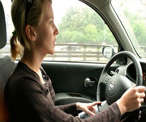   مصر اليوم - الألمان يثقون فى قيادة المرأة للسيارة أكثر من الرجل