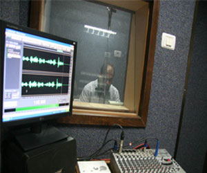 مصر اليوم - إذاعة التعليم في غزة تخصص برنامجًا لانطباعات طلبة التوجيهي عن الامتحانات