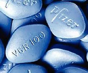   مصر اليوم - 450 قرص فياغرا هدية مصري لصديقه المتزوج حديثًا