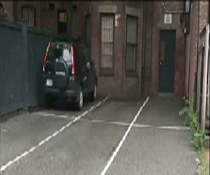   مصر اليوم - موقفان لسيارتين بأكثر من نصف مليون دولار