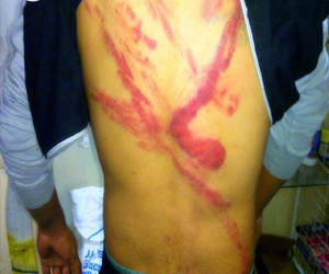   مصر اليوم - النصرة تجلد شابًا سوريًا لجلوسه مع خطيبته في حديقة عامة