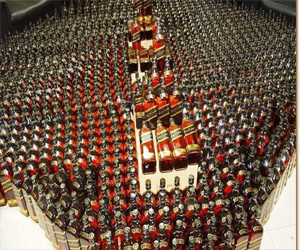   مصر اليوم - الكويت تحبط محاولة إدخال 2880 قنينة ريد ليبل