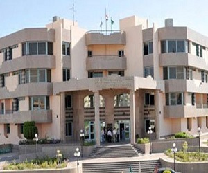 مصر اليوم - إصابة طبيبة في مستشفى الإسماعيلية العام بسبب اعتداء أهالي إحدى المرضى