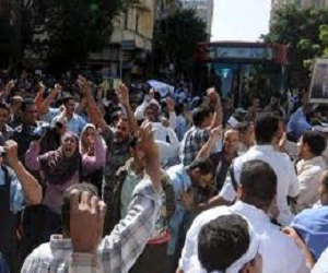   مصر اليوم - المعتصمون في ديوان محافظة الأقصر يعلنون تشكيل مجلس مدني احتجاجًا على تعين الخياط