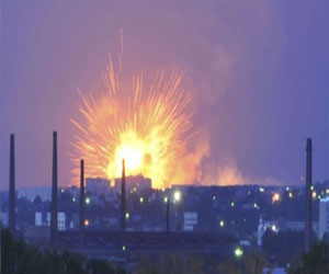   مصر اليوم - انفجار مخزن ذخيرة ضخم في روسيا