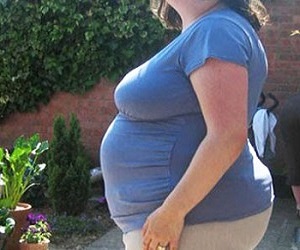 مصر اليوم - سمنة الأم تؤثر على قلب جنينها