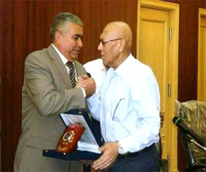   مصر اليوم - محافظ البحر الأحمر يوافق على إنشاء مدينة للحرفيين في الغردقة