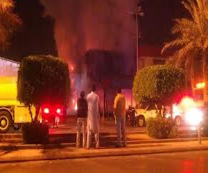   مصر اليوم - السيطرة على حريق لمخزن للخردة في الغردقة