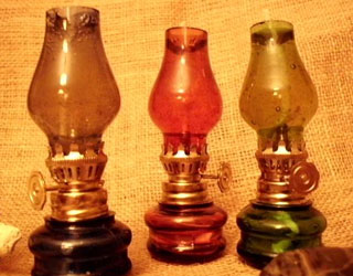 مصر اليوم - صممت شموع شهر رمضان بطابع شرقي