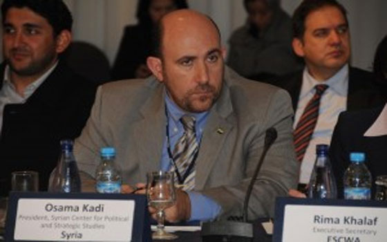 مصر اليوم - الدولار يسجل أعلى معدلاته أمام الليرة السورية ويؤثر سلبًا على 1.5 مليون موظف