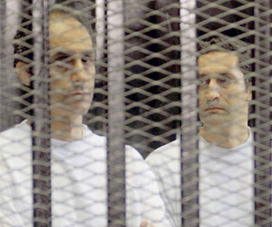   مصر اليوم - نجلا مبارك وشفيق ينتظرون حكمهم في قضية أرض الطيارين