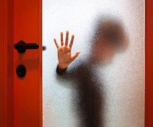 مصر اليوم - عمرها 36 عامًا و تنجب من صبي عمره 11 عامًا