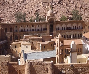   مصر اليوم - إصدار أول دليل سياحي لآثار جنوب سيناء في مصر