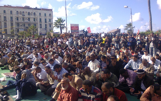   مصر اليوم - إصابة 12 في اشتباكات عنيفة بين نشطاء الإسماعيلية ومؤيدي مرسي