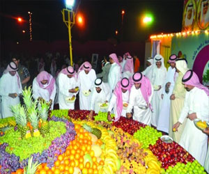   مصر اليوم - السعودية تشهد أكبر سلة فواكه في العالم