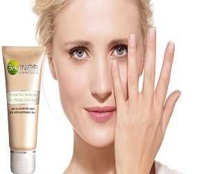 مصر اليوم - كوني مشرقة كل يوم بكريم غارنييه الجديد