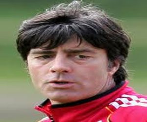   مصر اليوم - يواخيم المدير الفني للمنتخب الألماني يصف غوارديولا بالمدرب العالمي