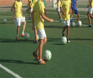   مصر اليوم - الأحرش يؤسس دورة تكوينية لكرة القدم القاعدية في موريتانيا