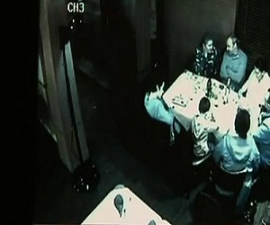   مصر اليوم - مخمور يخترق مطعمًا بشاحنته في أستراليا