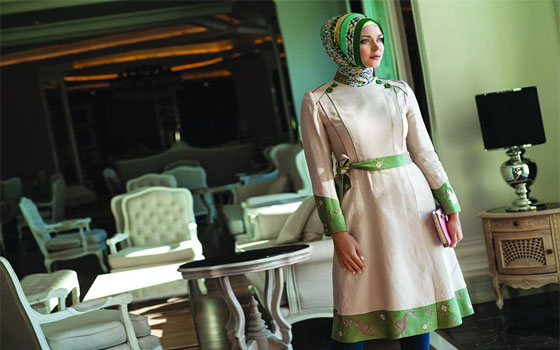   مصر اليوم - موضة المحجبات بألوانها الرائعة في صيف 2013 بلمسة تركية