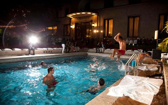 مصر اليوم - حشد من أصحاب الفخامة في حفل جنوني لـدولتشي آند غابانا في ميلانو