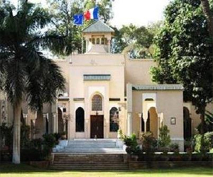   مصر اليوم - فرنسا تدعو رعاياها في مصر إلى الحذر والابتعاد عن أماكن التظاهرات والتجمعات