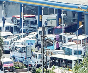   مصر اليوم - شلل مروري في الإسكندرية  لتكدس السيارات أمام محطات الوقود