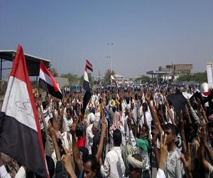   مصر اليوم - الدستور في البحر الأحمر يشارك في مسيرة بالسيارات للحشد إلى تظاهرات حزيران