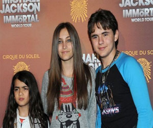   مصر اليوم - نجل مايكل جاكسون يشهد في المحكمة بعد 4 سنوات على وفاة والده‏