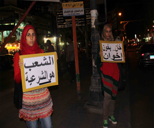   مصر اليوم - تمرد تواصل حشدها في السويس وتجمع التوقيعات