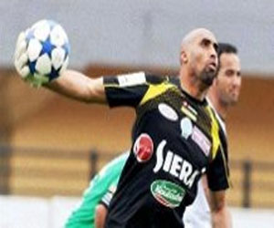   مصر اليوم - الحارس العسكري يسبب أزمة لبعثة الرجاء المغربي في إيطاليا