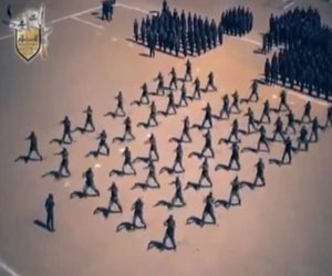   مصر اليوم - صواعق الحق تقدم عرضًا عسكريًا في سورية