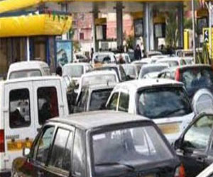   مصر اليوم - قطع طريق العريش- القنطرة بسبب أزمة الوقود