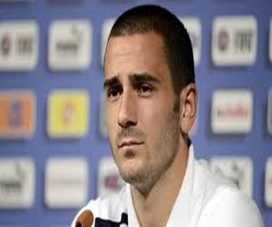   مصر اليوم - بونوتشي قرر التسديد جهة اليمين عندما رأى كاسياس يتوجه ناحيتها