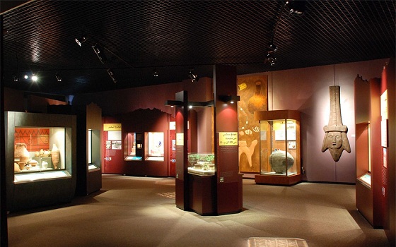 مصر اليوم - معرض آثارنا تحكي تاريخنا يرصد 125 ألف عام من تاريخ الإنسان في الإمارات