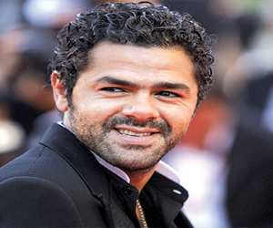   مصر اليوم - الكوميدي الفرنسي جمال الدبوز ينتقد نظرة فرنسا للإسلام