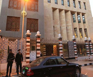   مصر اليوم - الخارجية:لا نية لتسليم مقر السفارة السورية في القاهرة للإئتلاف المعارض