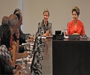   مصر اليوم - صافرات الاستهجان تمنع رئيسة البرازيل من حضور نهائي كأس القارات