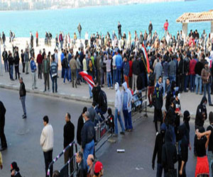   مصر اليوم - مسيرة بالدفوف علي كورنيش الإسكندرية